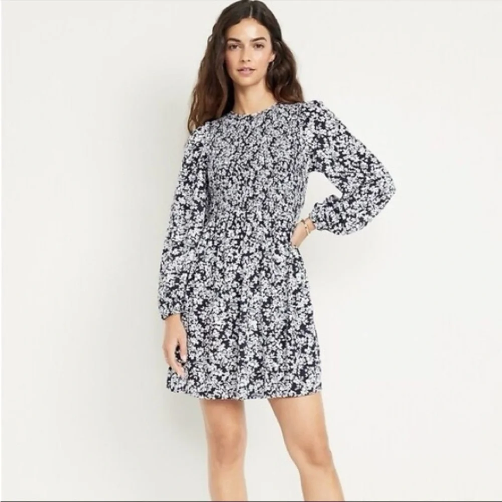 OLD NAVY Fit & Flare Long-Sleeve Smocked Mini Dress Ditsy Floral Boho Size L